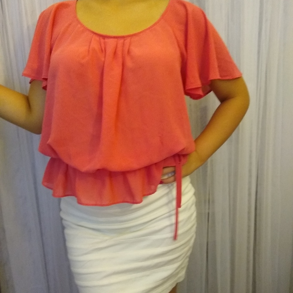 Flutter sleeve peplump top
